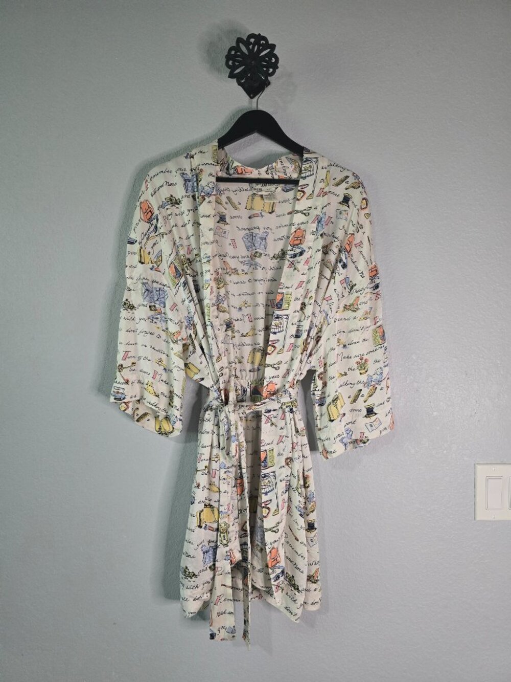 Vintage 90s Nick & Nora Confidential 100% Silk Novelty Print Robe M/L